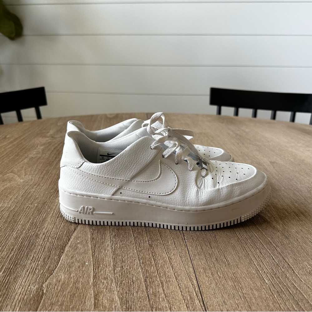 Nike Air Force 1 Sage Low